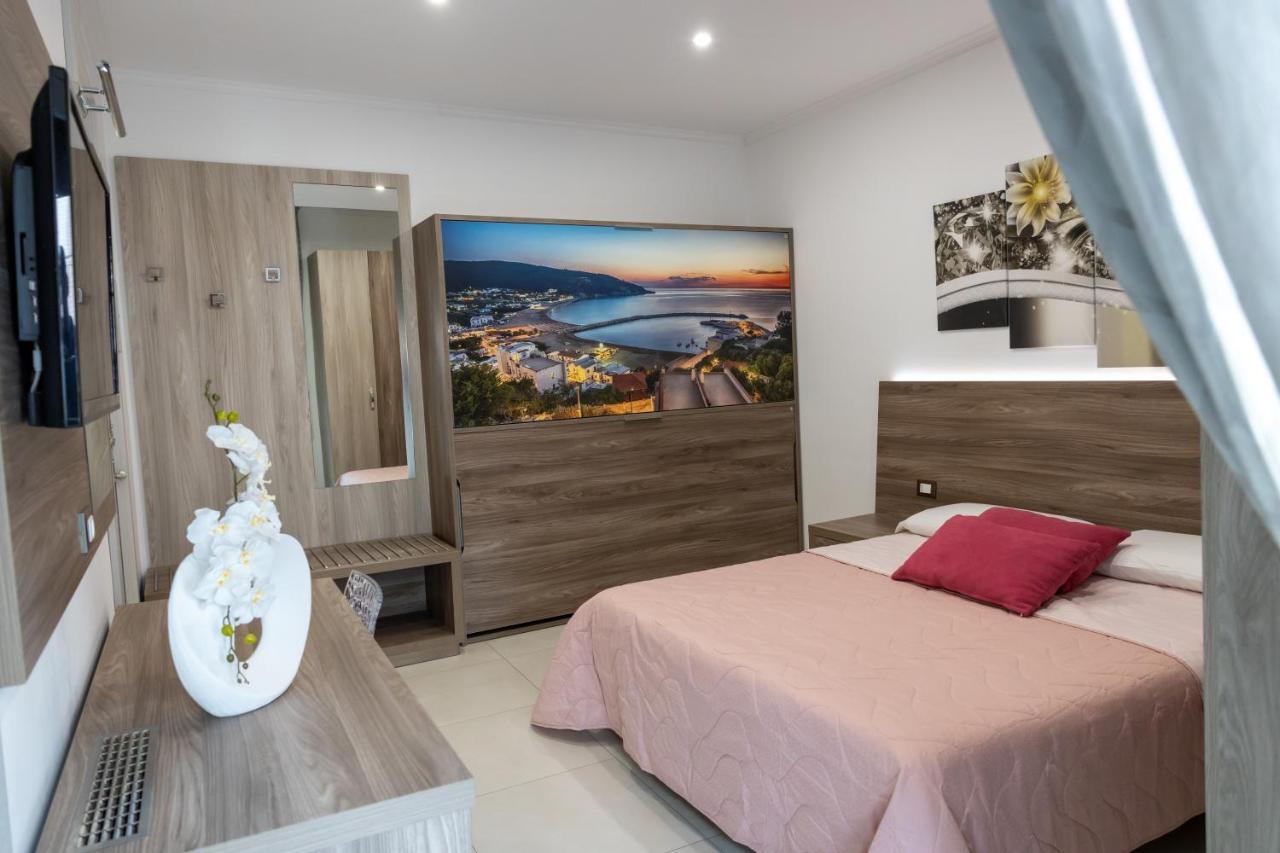 Mary VI Rooms Peschici Buitenkant foto