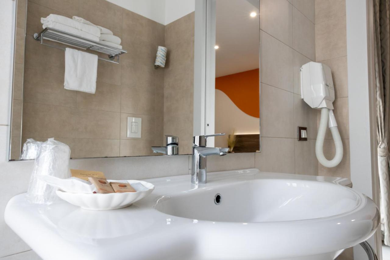Mary VI Rooms Peschici Buitenkant foto