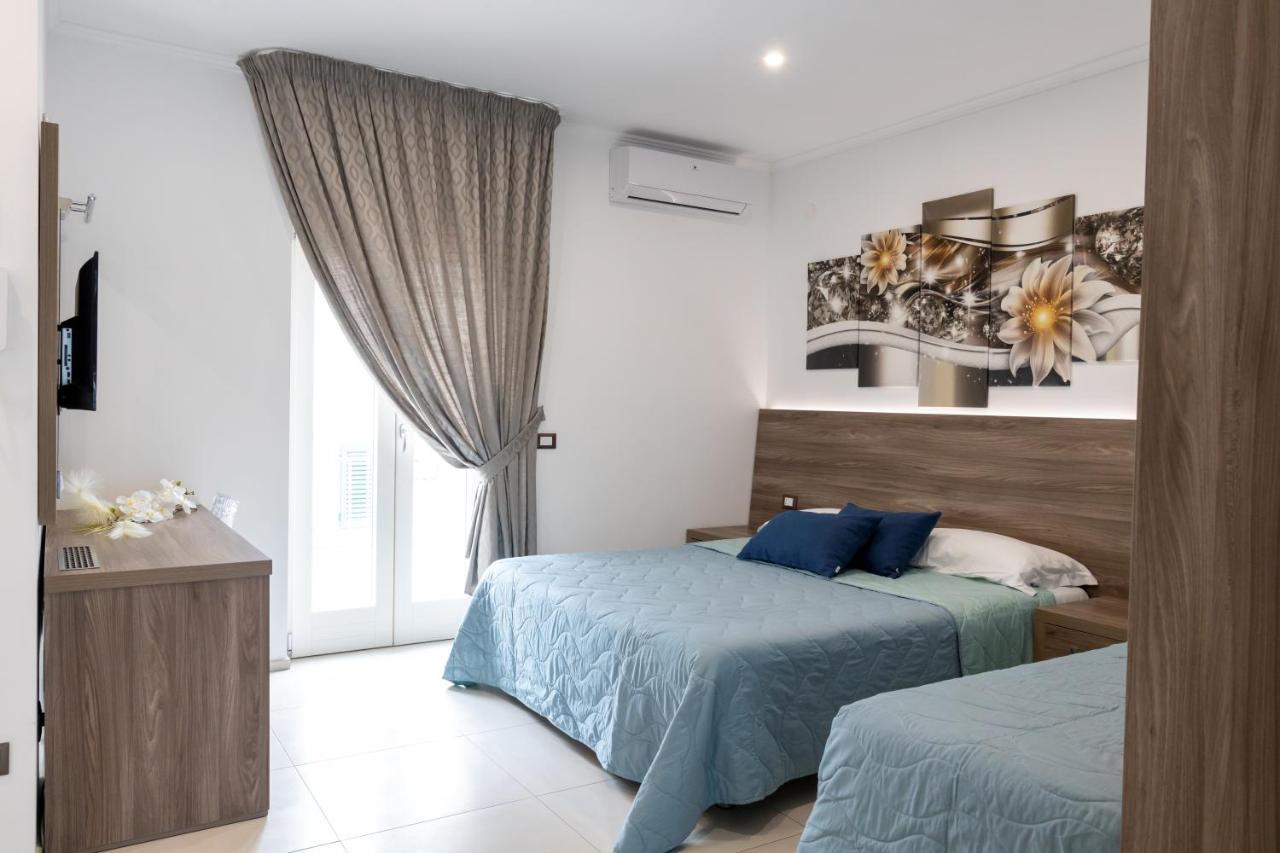 Mary VI Rooms Peschici Buitenkant foto